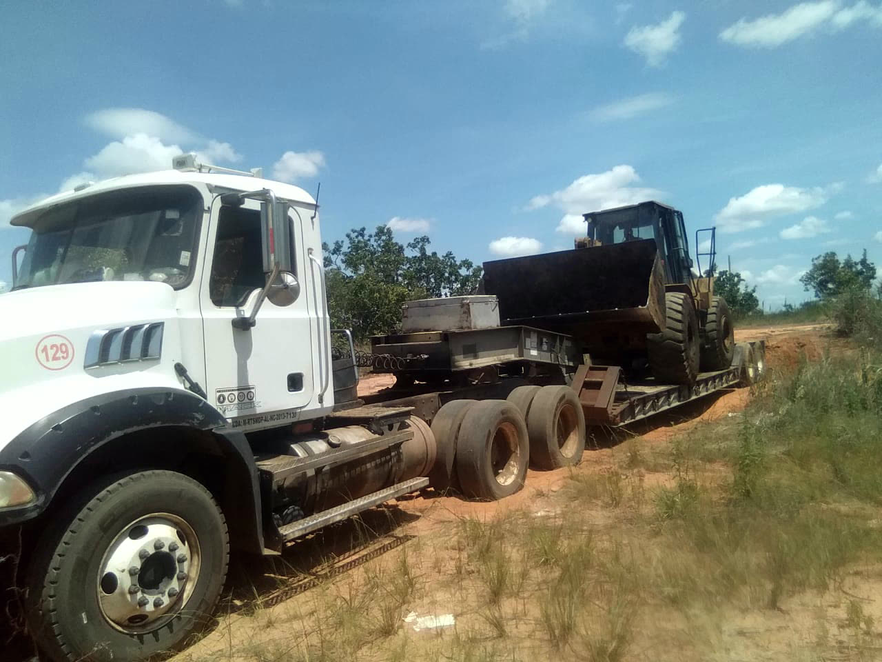 Lowboy con payloader